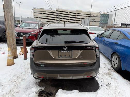 2025 Nissan Kicks SR