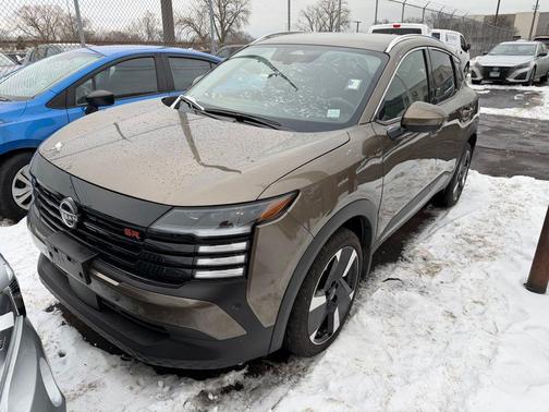 2025 Nissan Kicks SR