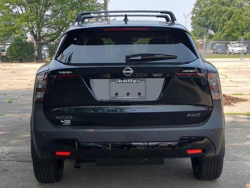 2025 Nissan Kicks SV