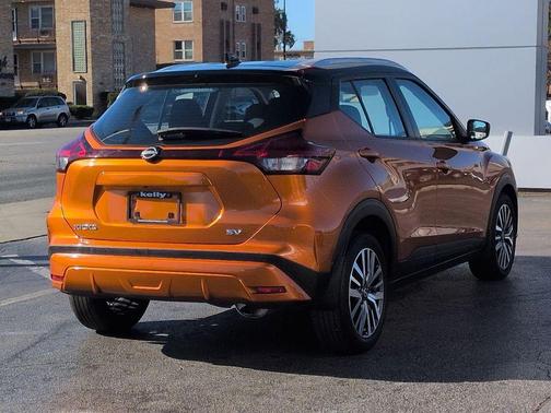 2022 Nissan Kicks SV