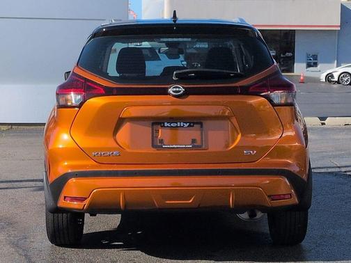 2022 Nissan Kicks SV