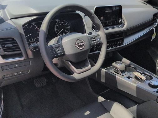 Everest White Pearl Tricoat 2026 Nissan Rogue Dark Armor