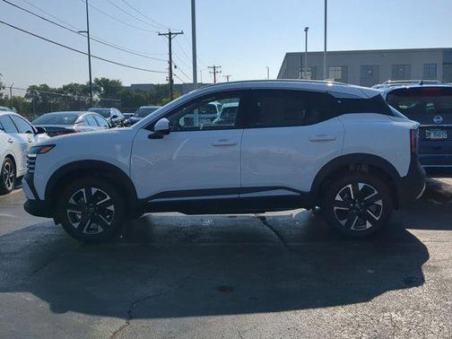 2025 Nissan Kicks SV