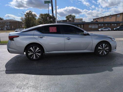2022 Nissan Altima 2.5 SV