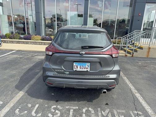 Gun Metallic 2024 Nissan Kicks S