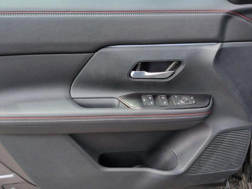 Gun Metallic 2026 Nissan Kicks SR