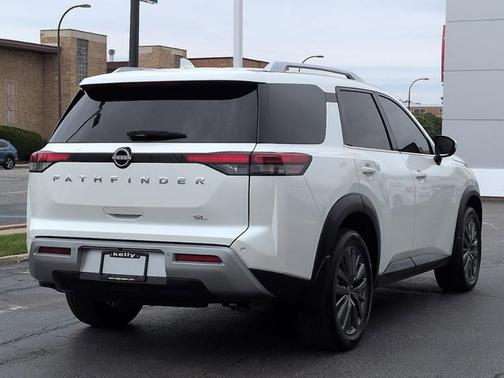Pearl White Tricoat 2024 Nissan Pathfinder SL FWD