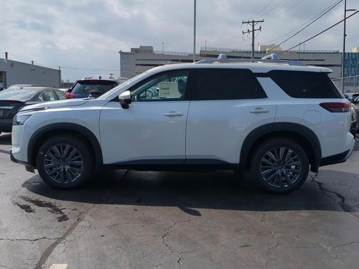 Pearl White Tricoat 2024 Nissan Pathfinder SL FWD