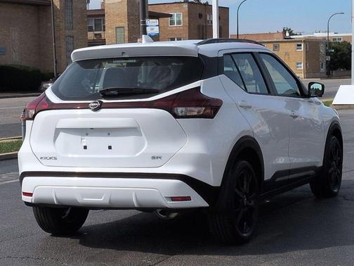 2024 Nissan Kicks SR