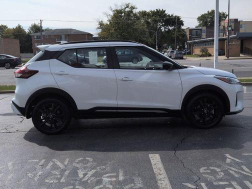 2024 Nissan Kicks SR