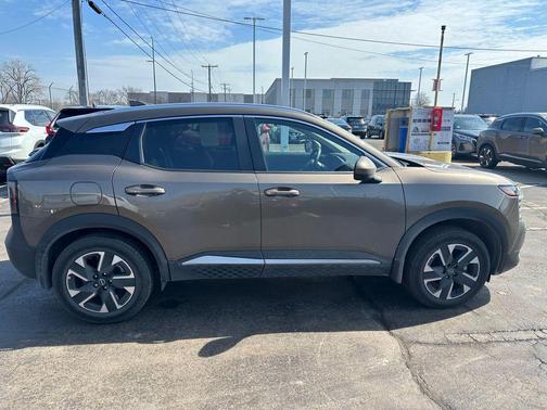 2025 Nissan Kicks SV