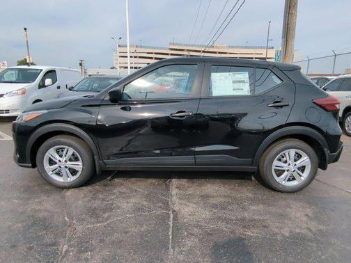 2025 Nissan Kicks S