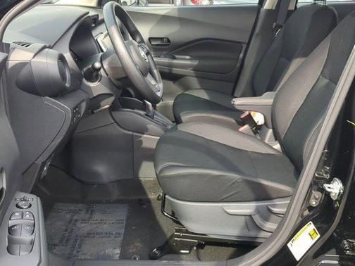 2025 Nissan Kicks S