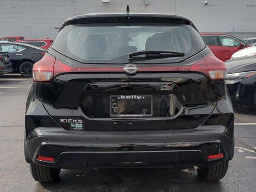 2025 Nissan Kicks S