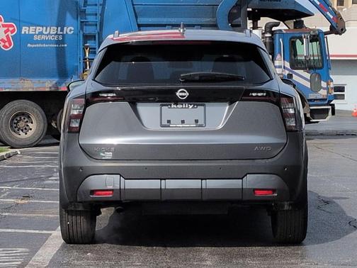 Gun Metallic 2025 Nissan Kicks SV