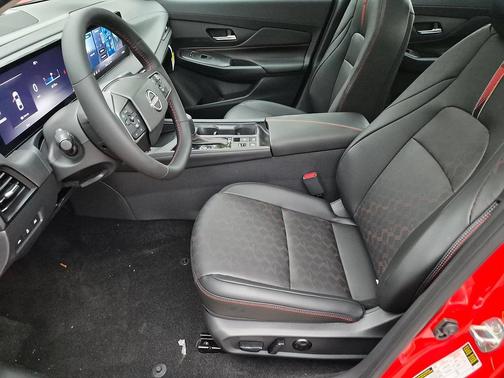 Energetic Ember/Super Black 2026 Nissan Sentra SR