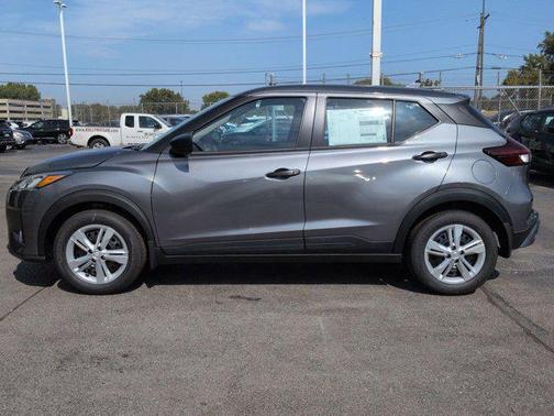 2025 Nissan Kicks S