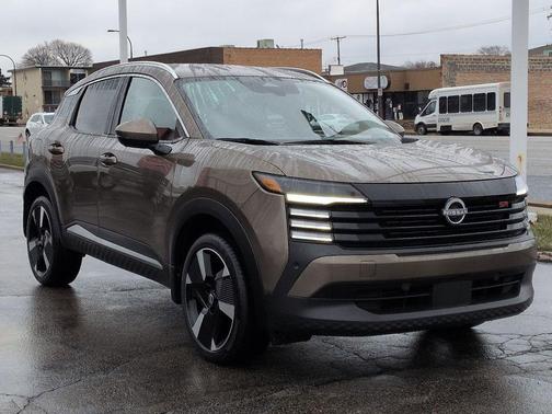 2025 Nissan Kicks SR