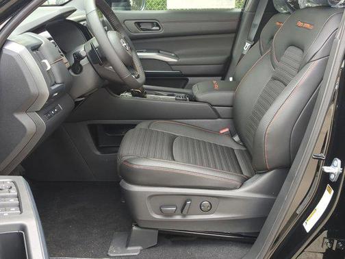 2025 Nissan Pathfinder Rock Creek 4WD