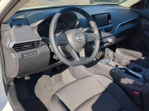 2024 Nissan Altima S FWD