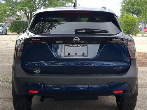 2025 Nissan Kicks SV