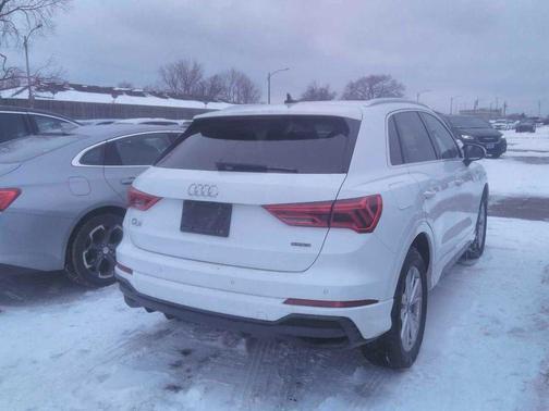 2025 Audi Q3 Premium 45 TFSI S line quattro Tiptronic