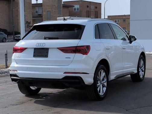 2025 Audi Q3 Premium 45 TFSI S line quattro Tiptronic