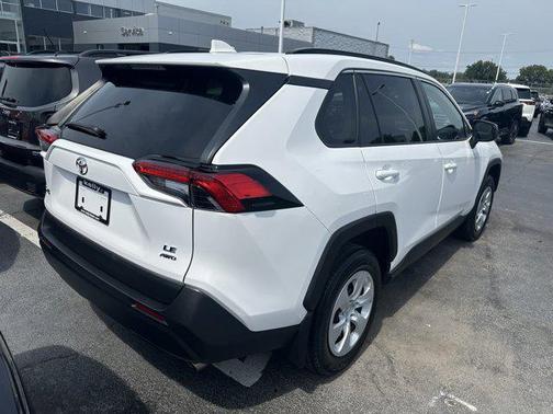 2020 Toyota RAV4 LE