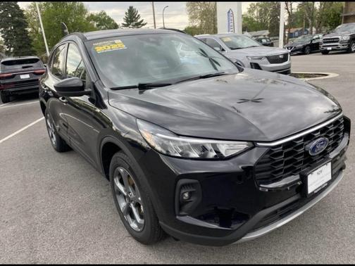 AGATE BLACK METALLIC 2025 Ford Escape ST-Line Select