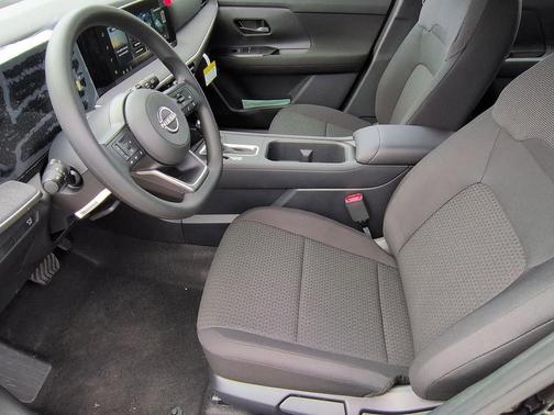 Super Black 2026 Nissan Kicks S