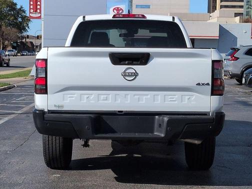 2024 Nissan Frontier S