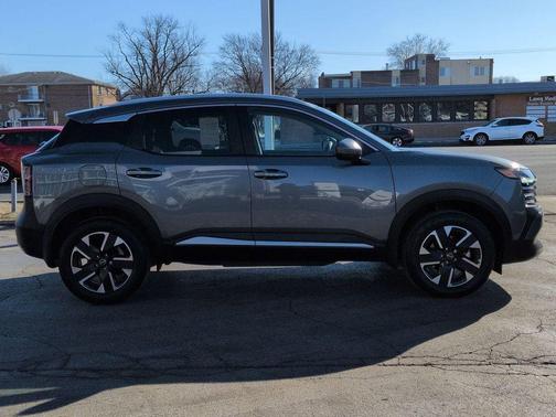 2025 Nissan Kicks SV