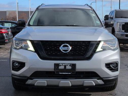2019 Nissan Pathfinder SL