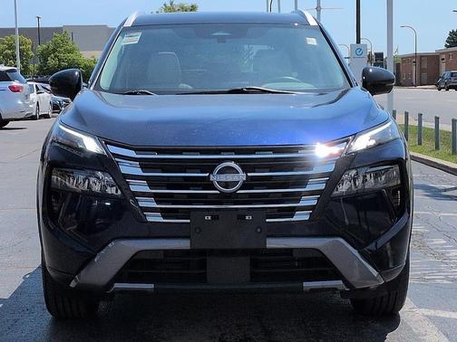 Deep Ocean Blue Pearl/Super Black 2024 Nissan Rogue SL