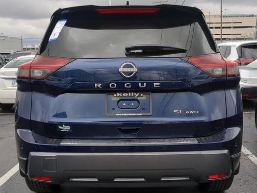 Deep Ocean Blue Pearl/Super Black 2024 Nissan Rogue SL