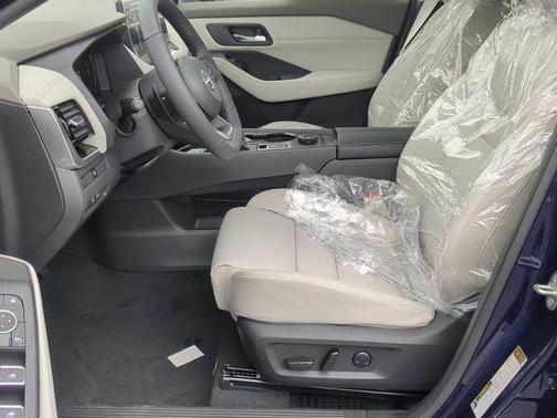 Deep Ocean Blue Pearl/Super Black 2024 Nissan Rogue SL