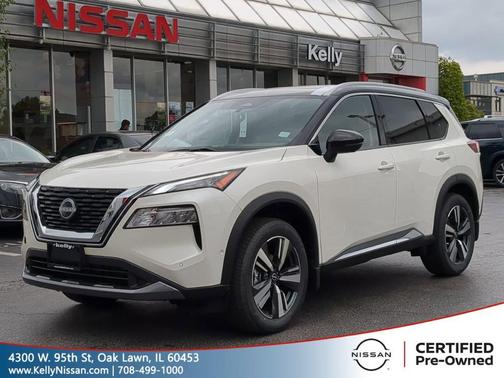 Pearl White Tricoat/Super Black 2023 Nissan Rogue SL