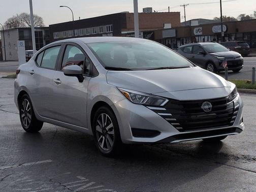 2023 Nissan Versa 1.6 SV