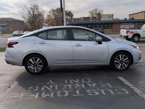2023 Nissan Versa 1.6 SV