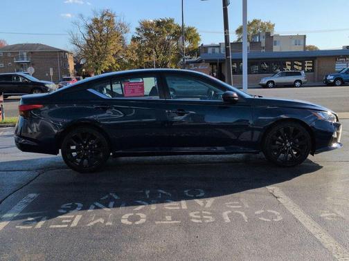 2021 Nissan Altima SR FWD