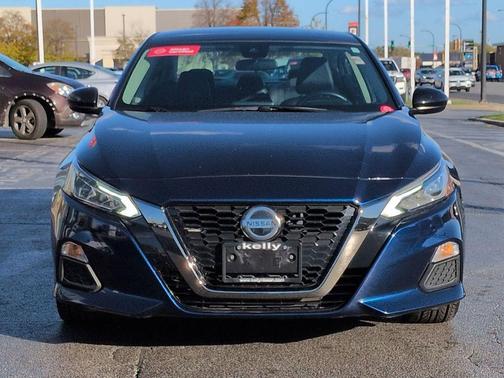 2021 Nissan Altima SR FWD