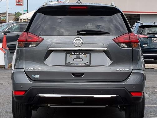 Gun Metallic 2019 Nissan Rogue SV