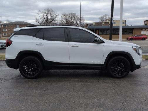 Summit White 2023 GMC Terrain SLE