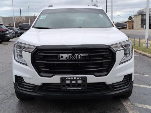 Summit White 2023 GMC Terrain SLE