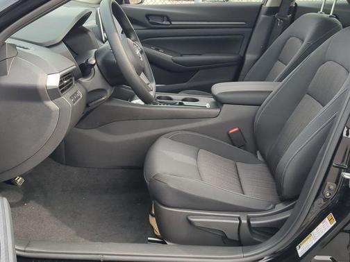 2025 Nissan Altima S FWD