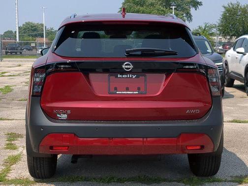 2025 Nissan Kicks SV