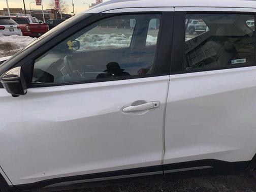 2020 Nissan Kicks SR