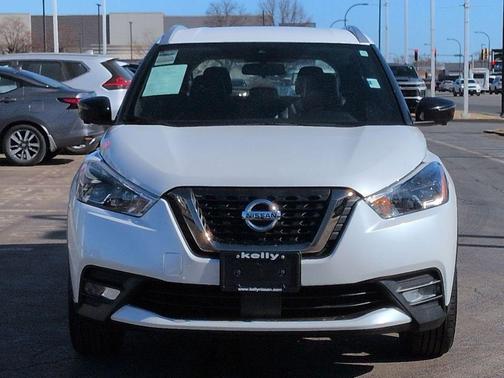 2020 Nissan Kicks SR