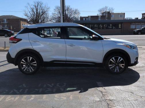 2020 Nissan Kicks SR