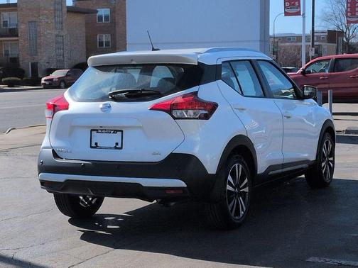 2020 Nissan Kicks SR